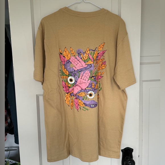 Unisex Oversized graphic Tee - Picture 5 of 5